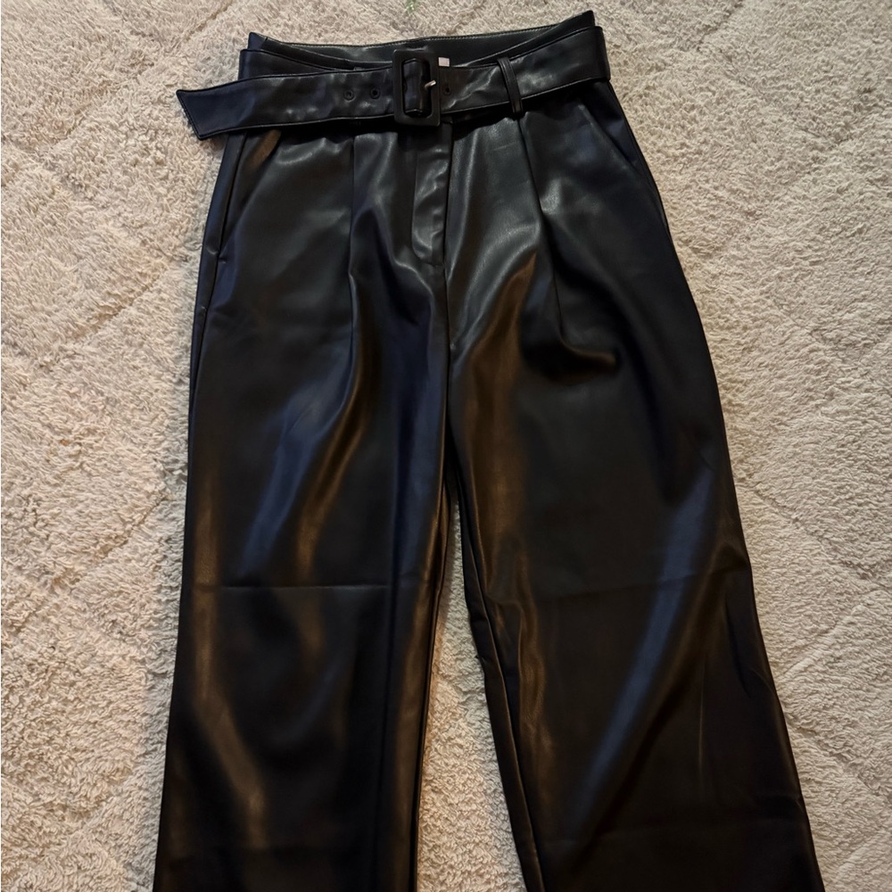 NWOT! Womens Loft Black Faux Leather Wide Leg Pants - Size 2P